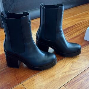 Celine “Chelsea” platform Boots size 39 NWT